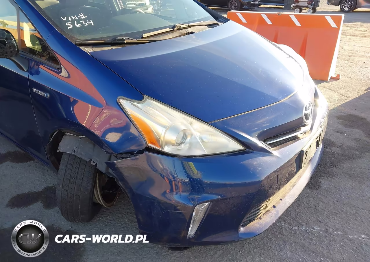 2013 Toyota Prius V Two VIN:JTDZN3EUXD3225634 - 6