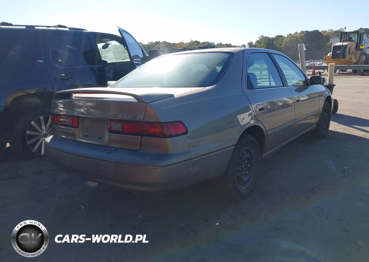 1999 Toyota Camry Le VIN:JT2BG22KXX0294671 - 4