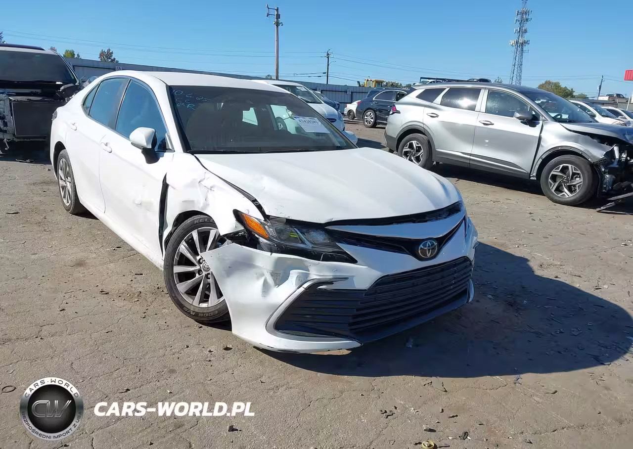 2022 Toyota Camry Le