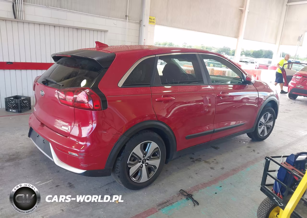 2018 Kia Niro Fe VIN:KNDCB3LC0J5120545 - 4