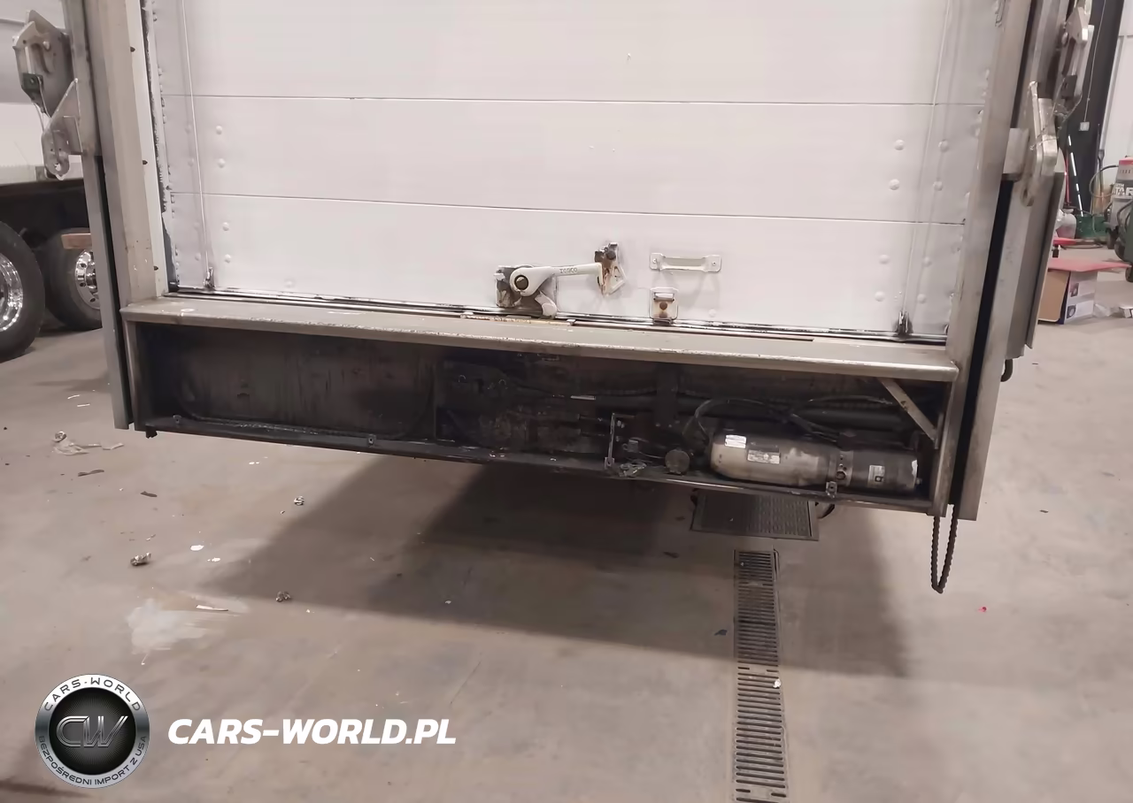2015 Ford F-59 Commercial Stripped VIN:1F66F5KY4F0A04329 - 11