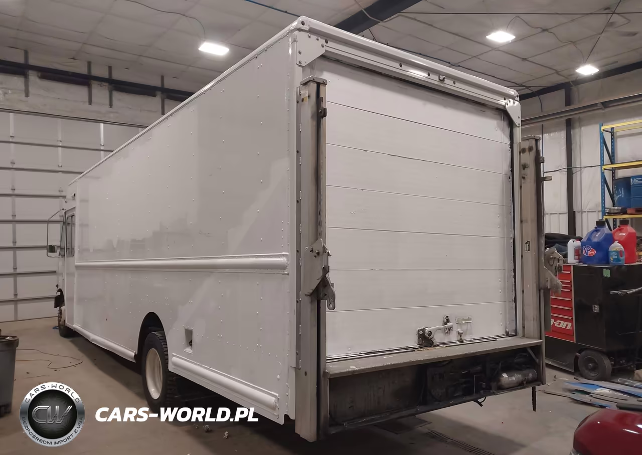 2015 Ford F-59 Commercial Stripped VIN:1F66F5KY4F0A04329 - 3