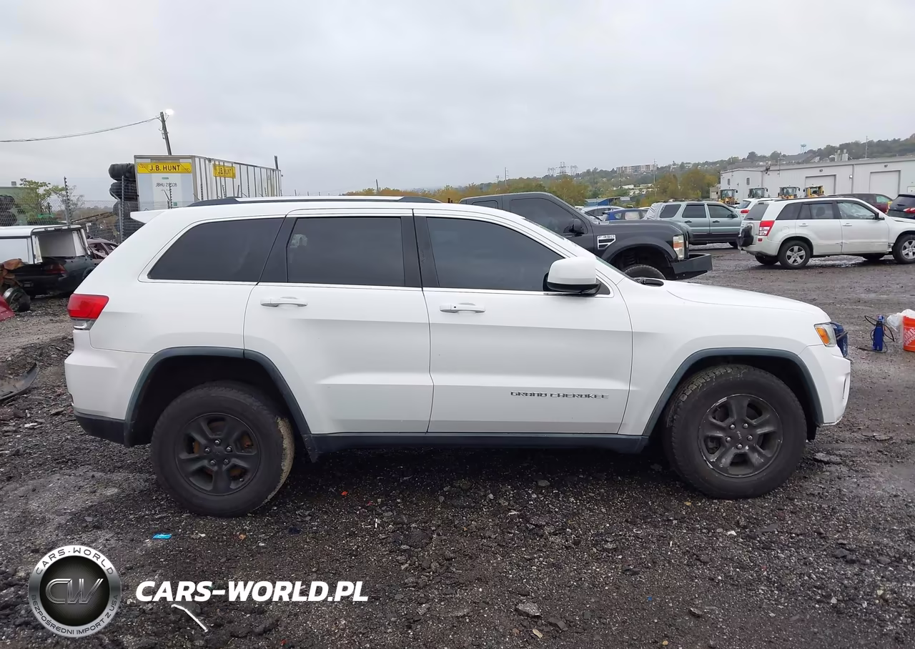 2014 Jeep Grand Cherokee Laredo VIN:1C4RJFAG3EC131951 - 14