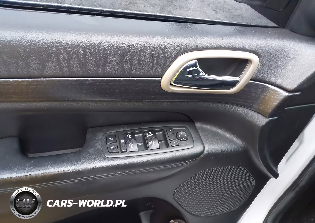 2014 Jeep Grand Cherokee Laredo VIN:1C4RJFAG3EC131951 - 20
