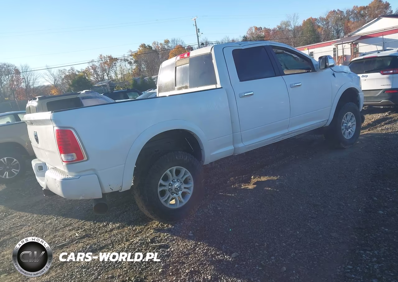 2017 Ram 2500 Laramie 4X4 6'4 Box VIN:3C6UR5FL1HG667339 - 4