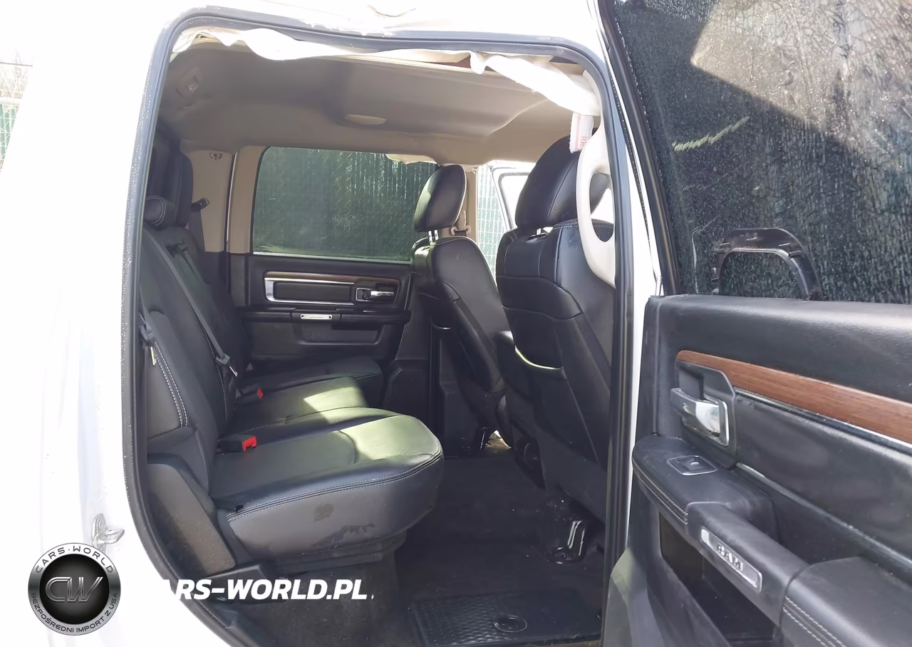 2017 Ram 2500 Laramie 4X4 6'4 Box VIN:3C6UR5FL1HG667339 - 8