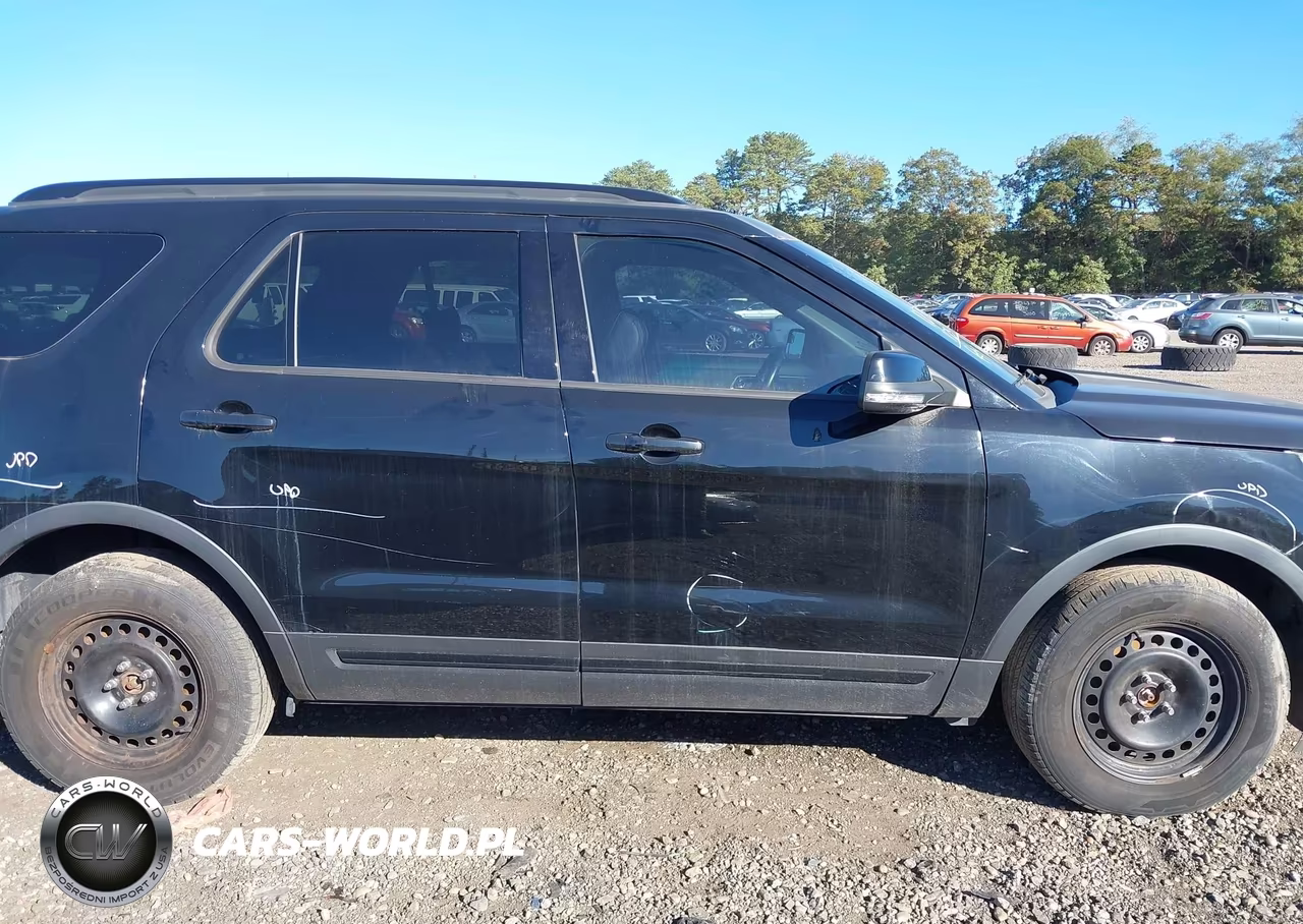 2016 Ford Explorer Sport VIN:1FM5K8GT8GGB38865 - 14