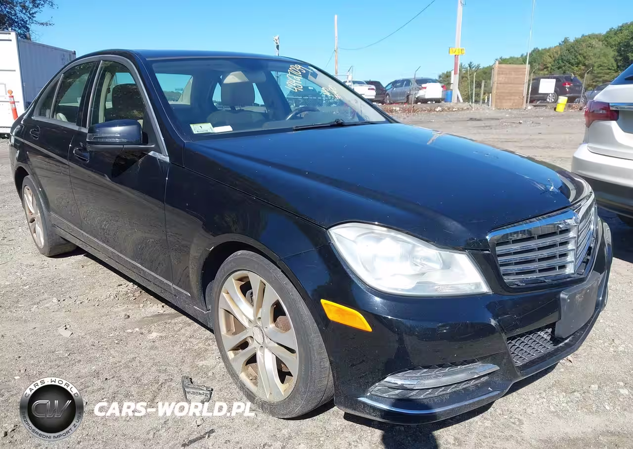 2013 Mercedes-Benz C 300 Luxury 4Matic
