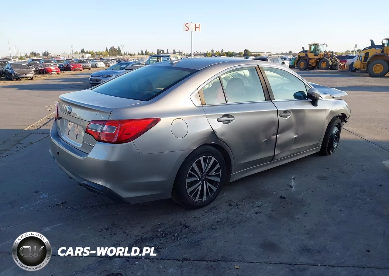 2018 Subaru Legacy 2.5I Premium VIN:4S3BNAF67J3019432 - 4