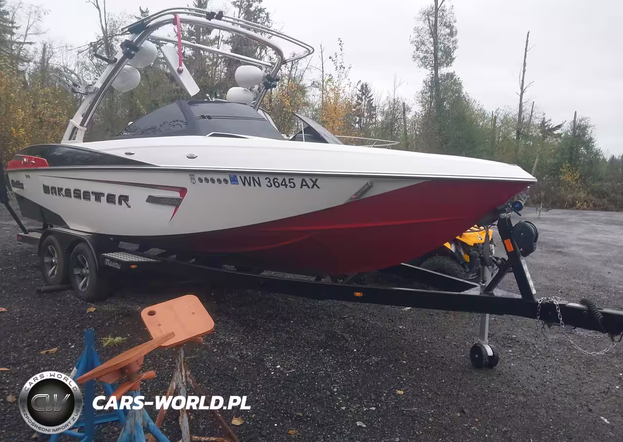 2014 Malibu Boat & Trailer