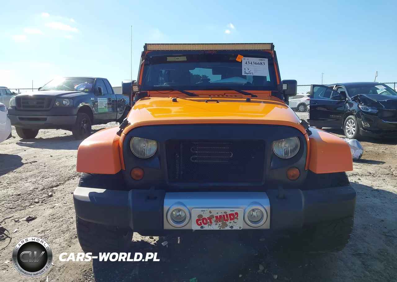 2012 Jeep Wrangler Unlimited Sahara VIN:1C4BJWEGXCL210090 - 12