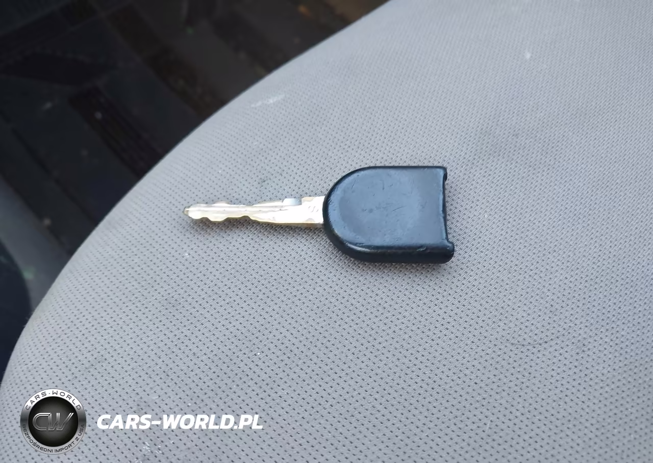 2008 Ford Focus S VIN:1FAHP34N88W133447 - 11