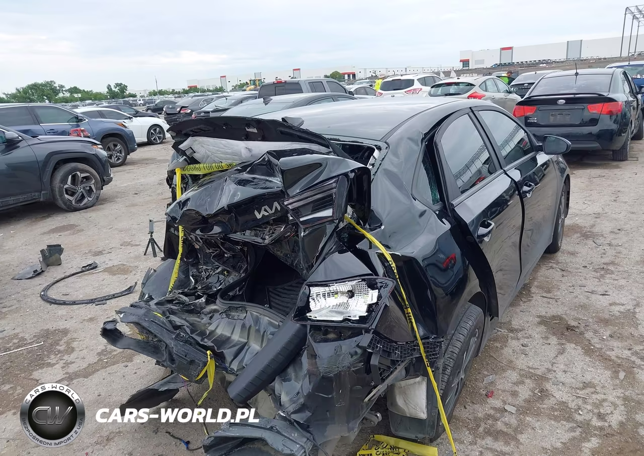 2024 Kia Forte Lxs VIN:3KPF24ADXRE837923 - 4