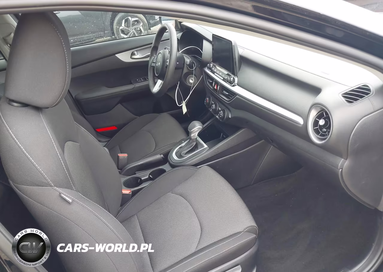 2024 Kia Forte Lxs VIN:3KPF24ADXRE837923 - 5