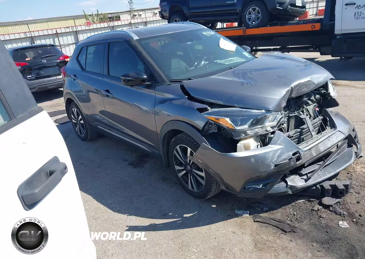 2019 Nissan Kicks Sr