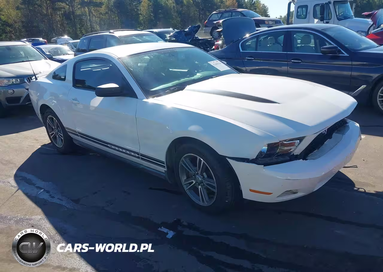 2010 Ford Mustang V6-V6 Premium