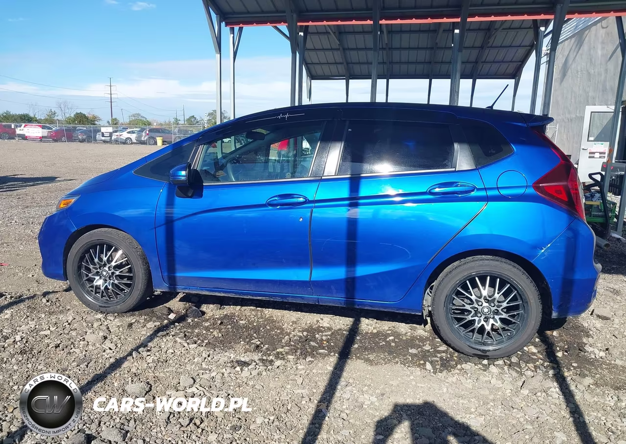 2018 Honda Fit Lx VIN:3HGGK5H41JM726172 - 14