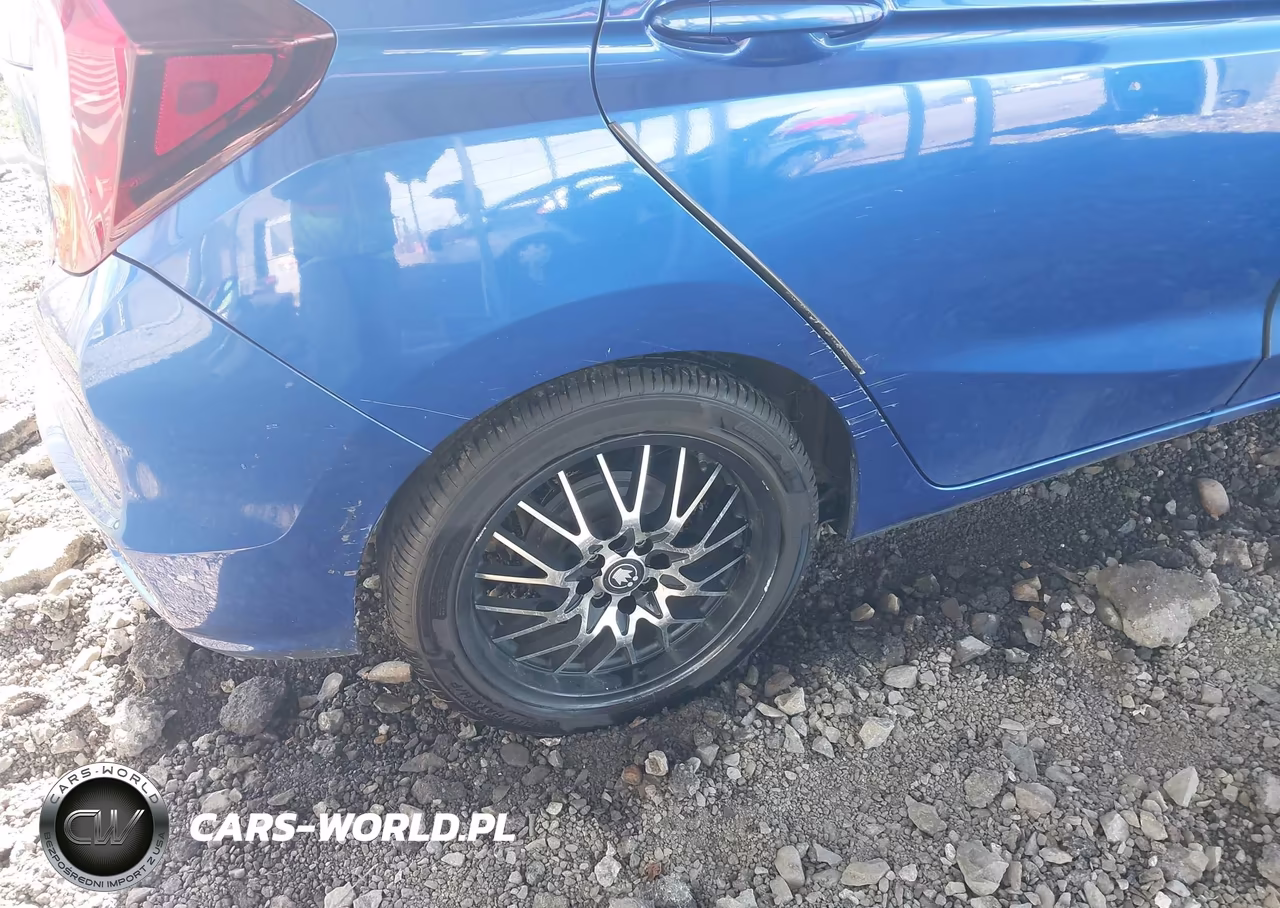 2018 Honda Fit Lx VIN:3HGGK5H41JM726172 - 17