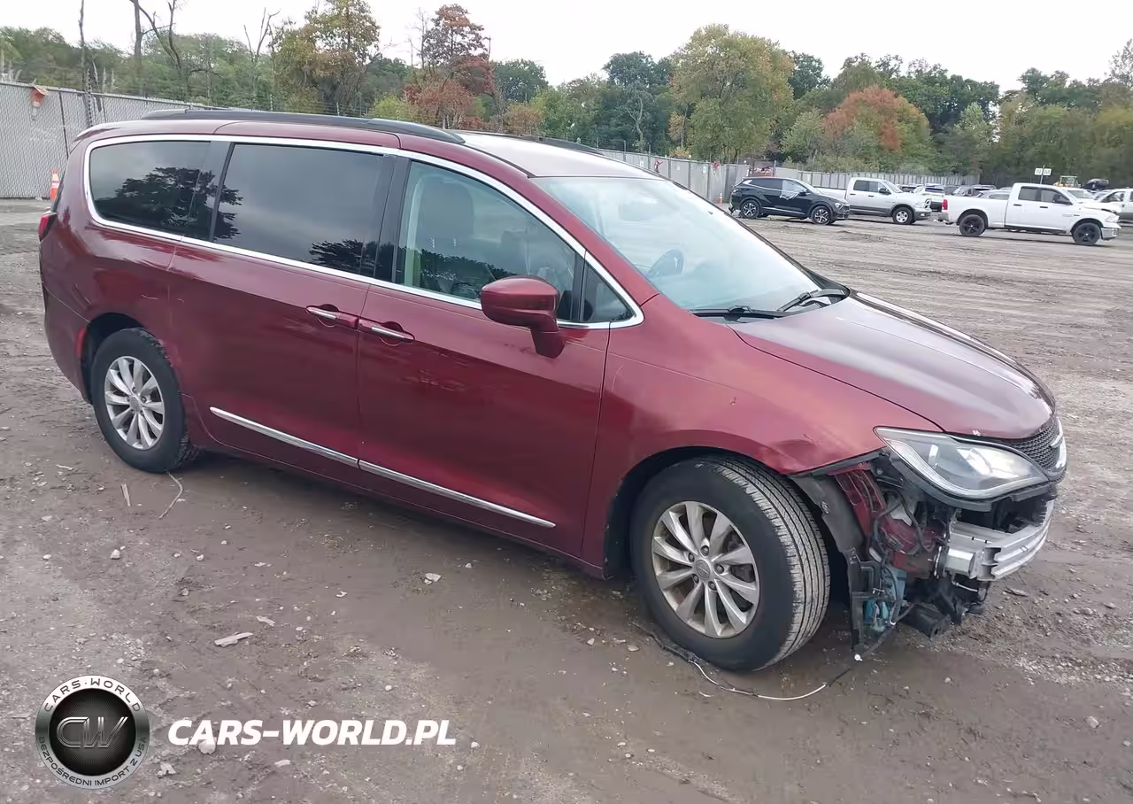 2017 Chrysler Pacifica Touring-L