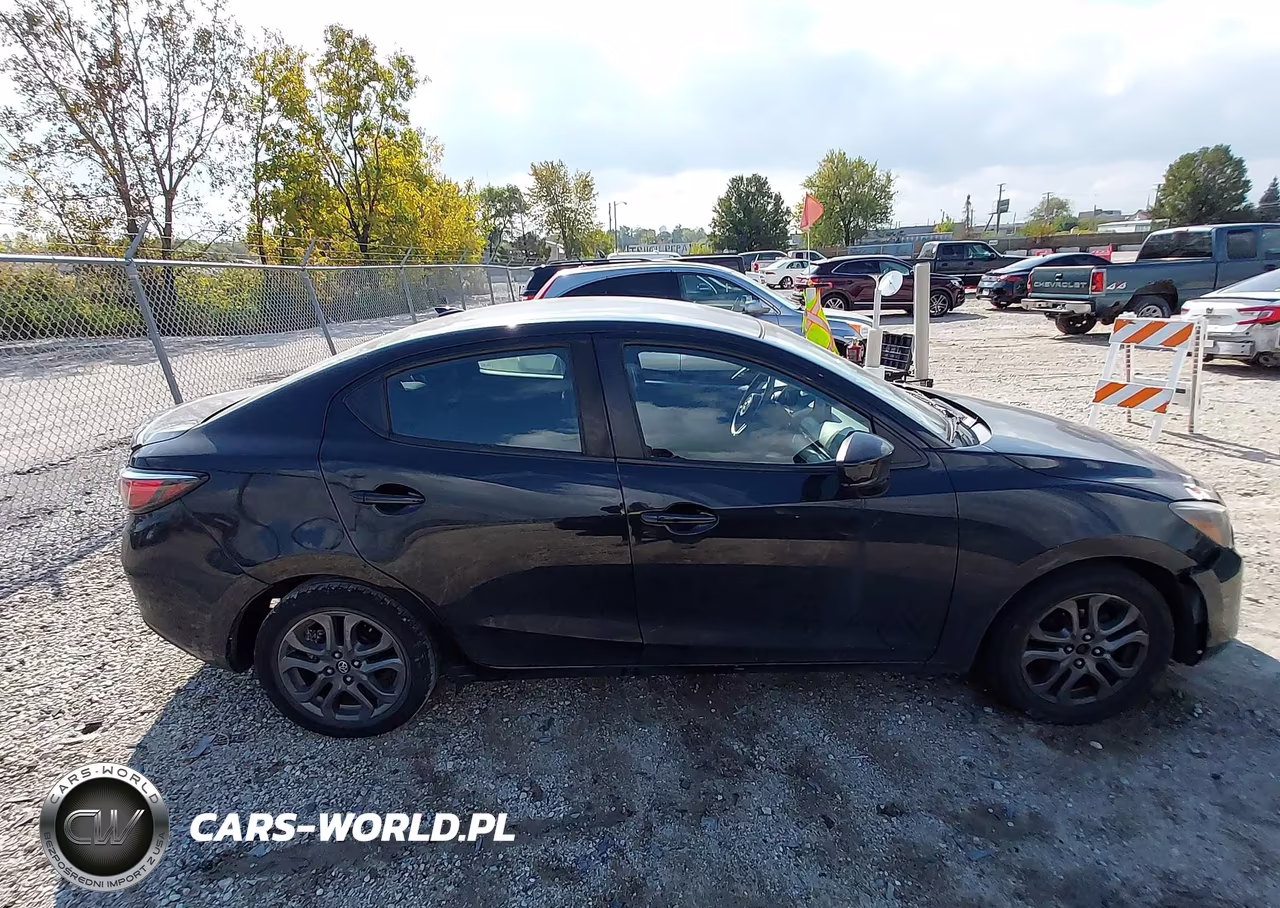 2019 Toyota Yaris Le VIN:3MYDLBYV9KY525265 - 13