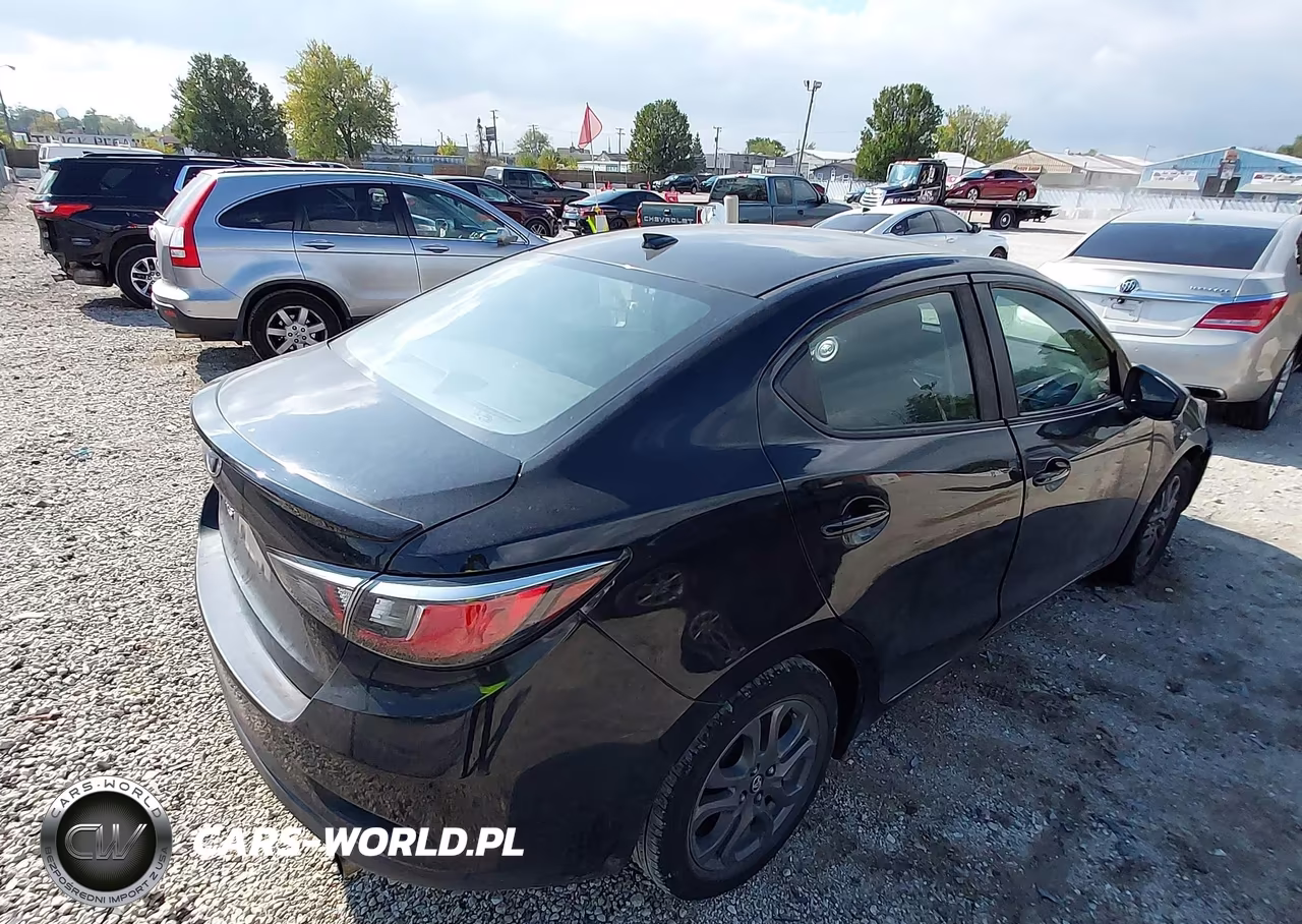 2019 Toyota Yaris Le VIN:3MYDLBYV9KY525265 - 4