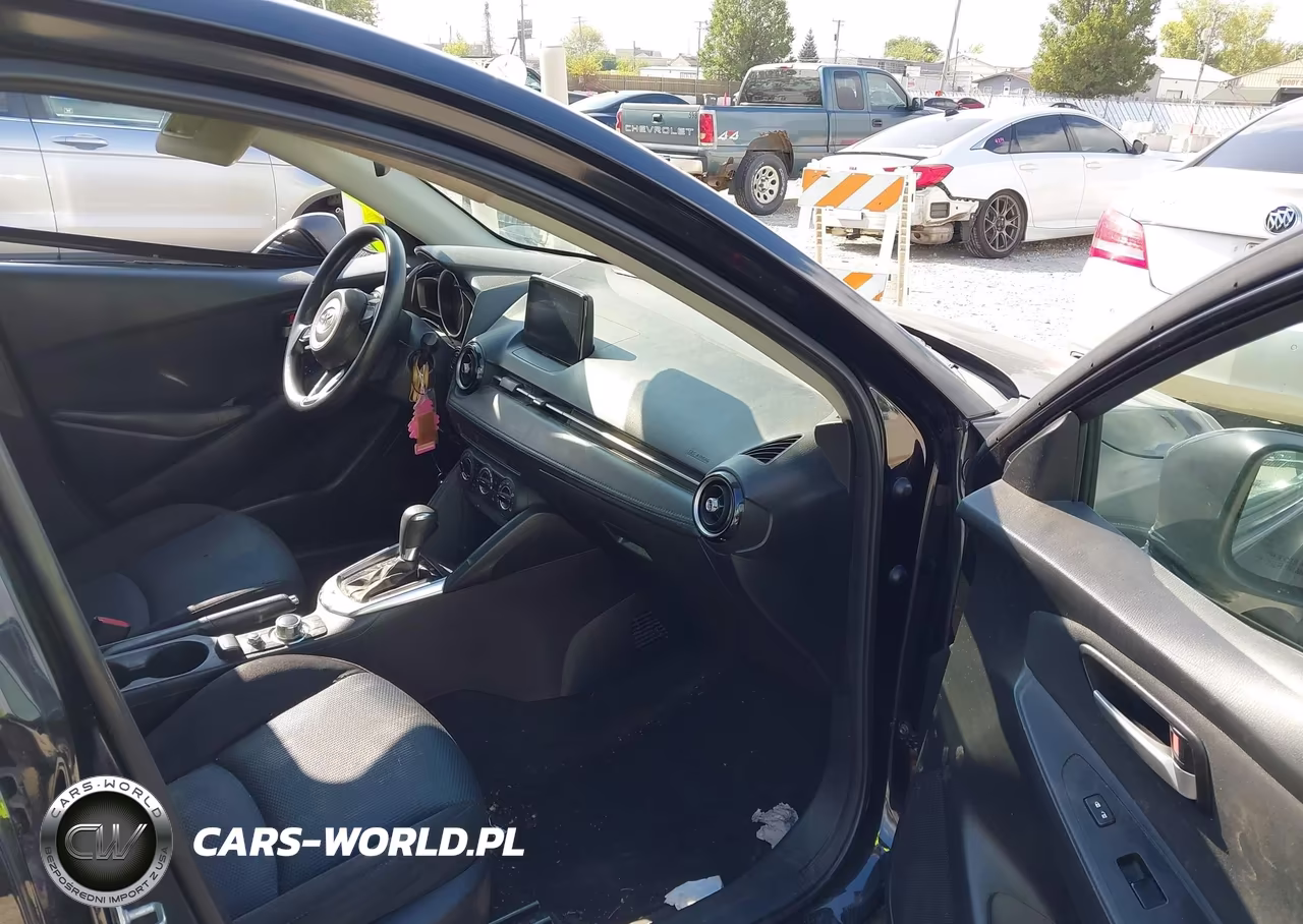 2019 Toyota Yaris Le VIN:3MYDLBYV9KY525265 - 5