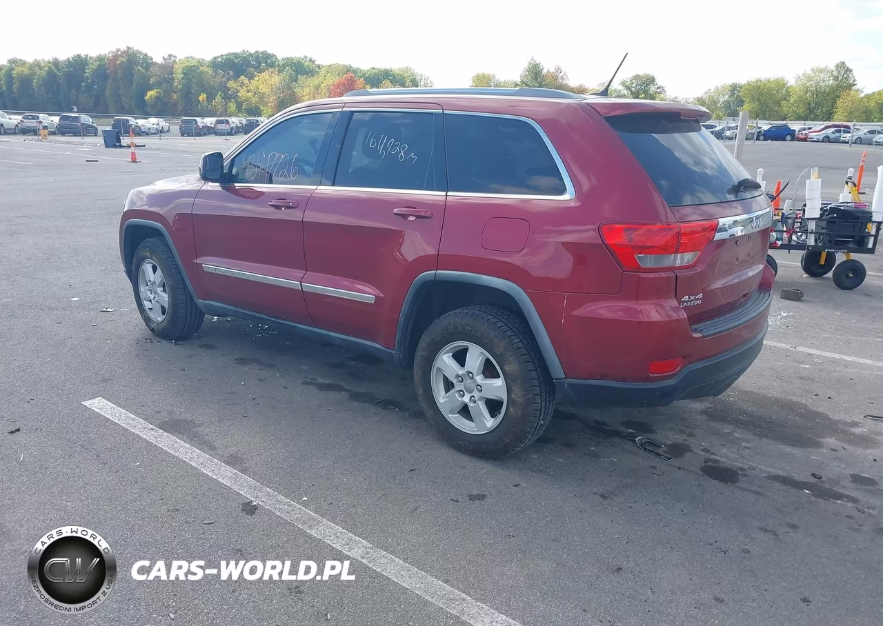 2012 Jeep Grand Cherokee Laredo VIN:1C4RJFAG2CC184654 - 3