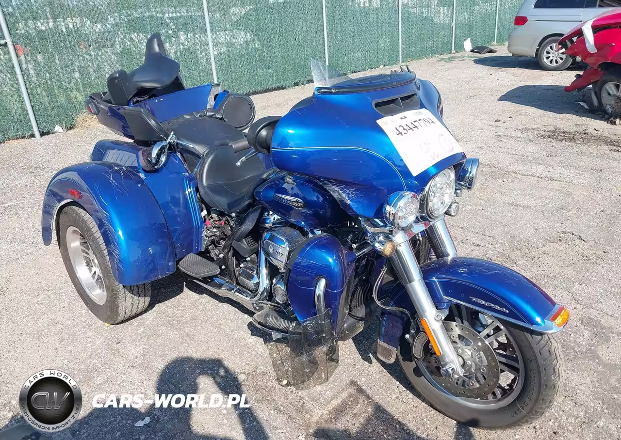 2017 Harley-Davidson Flhtcutg Tri Glide Ultra