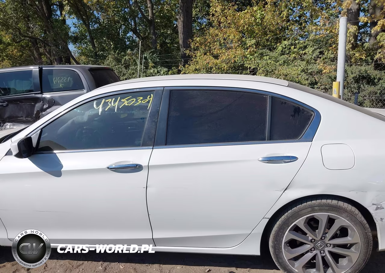 2015 Honda Accord Sport VIN:1HGCR2F54FA030785 - 14