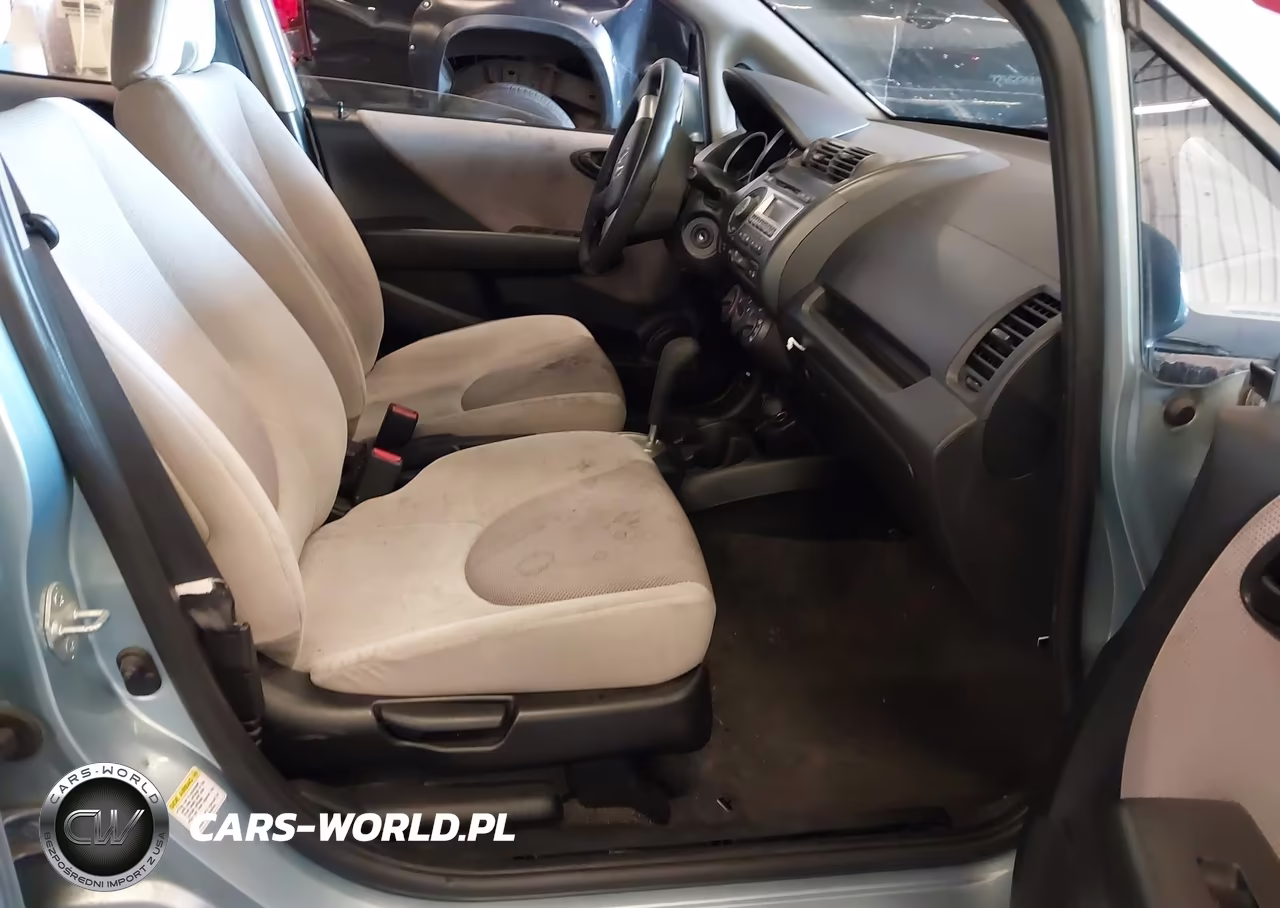 2007 Honda Fit VIN:JHMGD38497S053644 - 5
