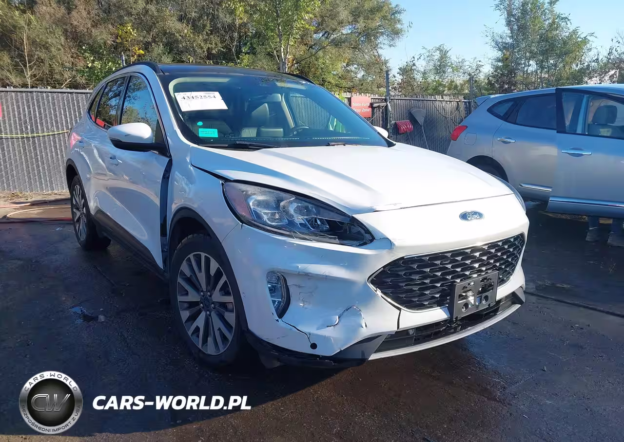 2020 Ford Escape Titanium Hybrid