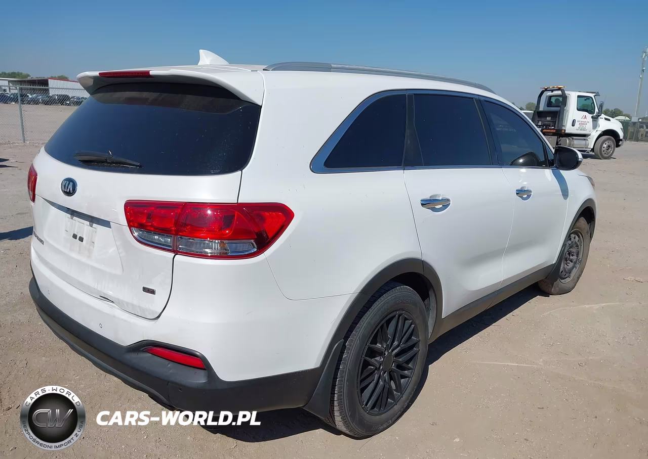 2018 Kia Sorento 2.4L Lx VIN:5XYPG4A30JG403319 - 4