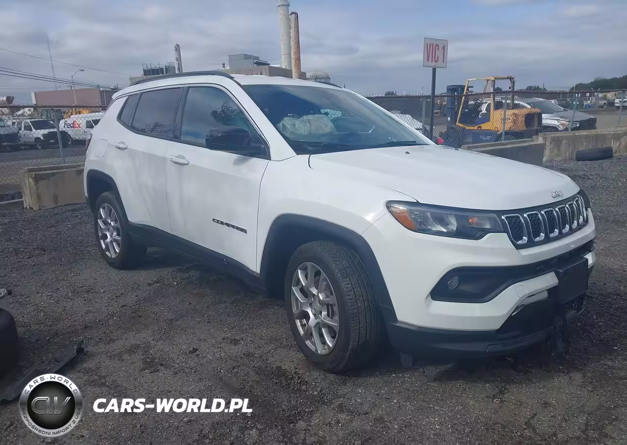 2023 Jeep Compass Latitude Lux Fwd