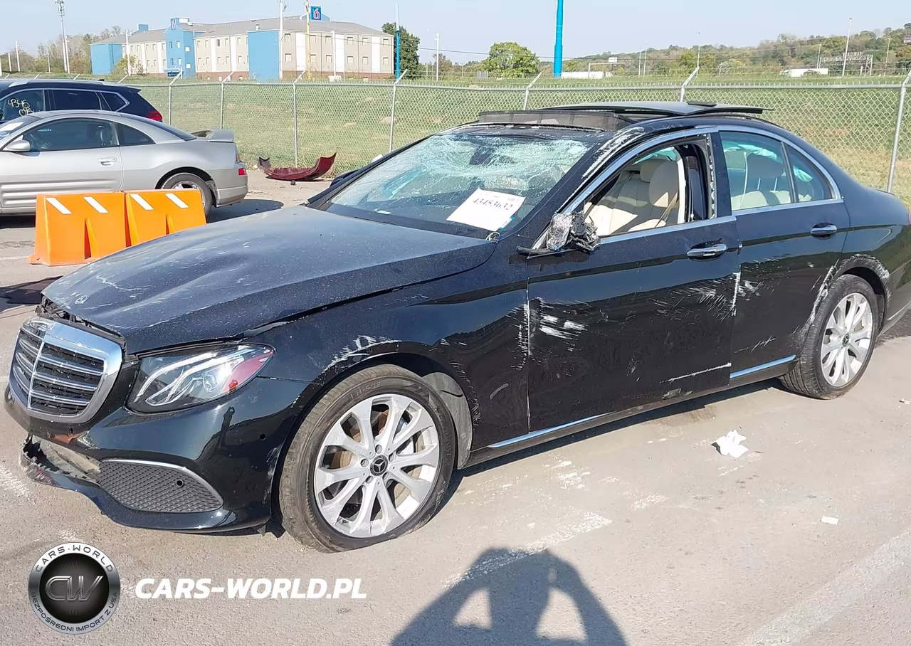 2018 Mercedes-Benz E 300 4Matic VIN:WDDZF4KB6JA359009 - 2