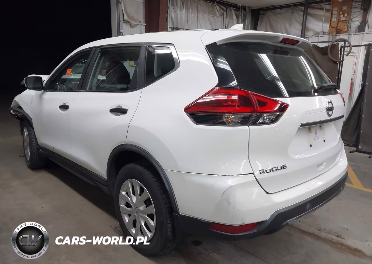2018 Nissan Rogue S VIN:KNMAT2MT2JP576600 - 3