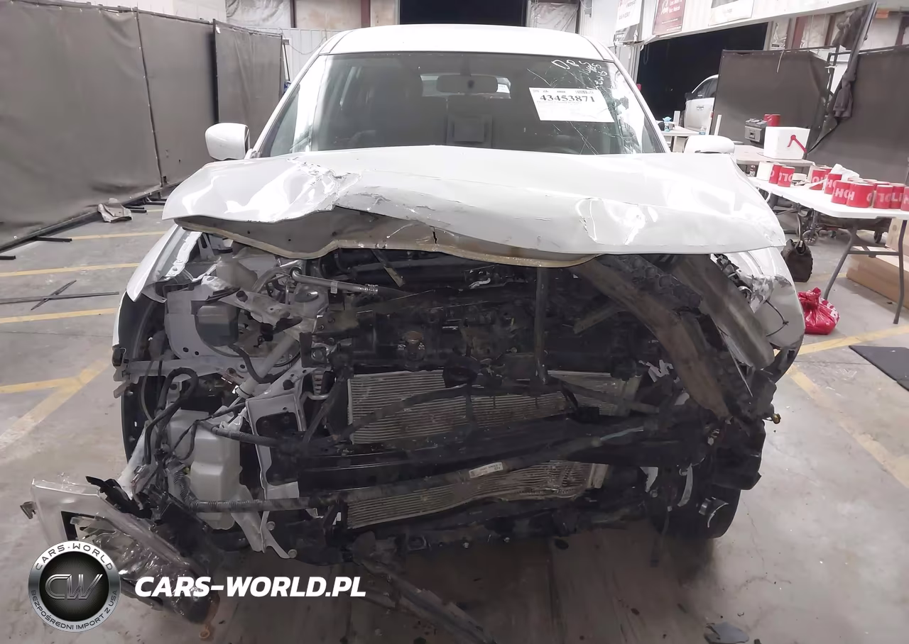 2018 Nissan Rogue S VIN:KNMAT2MT2JP576600 - 6