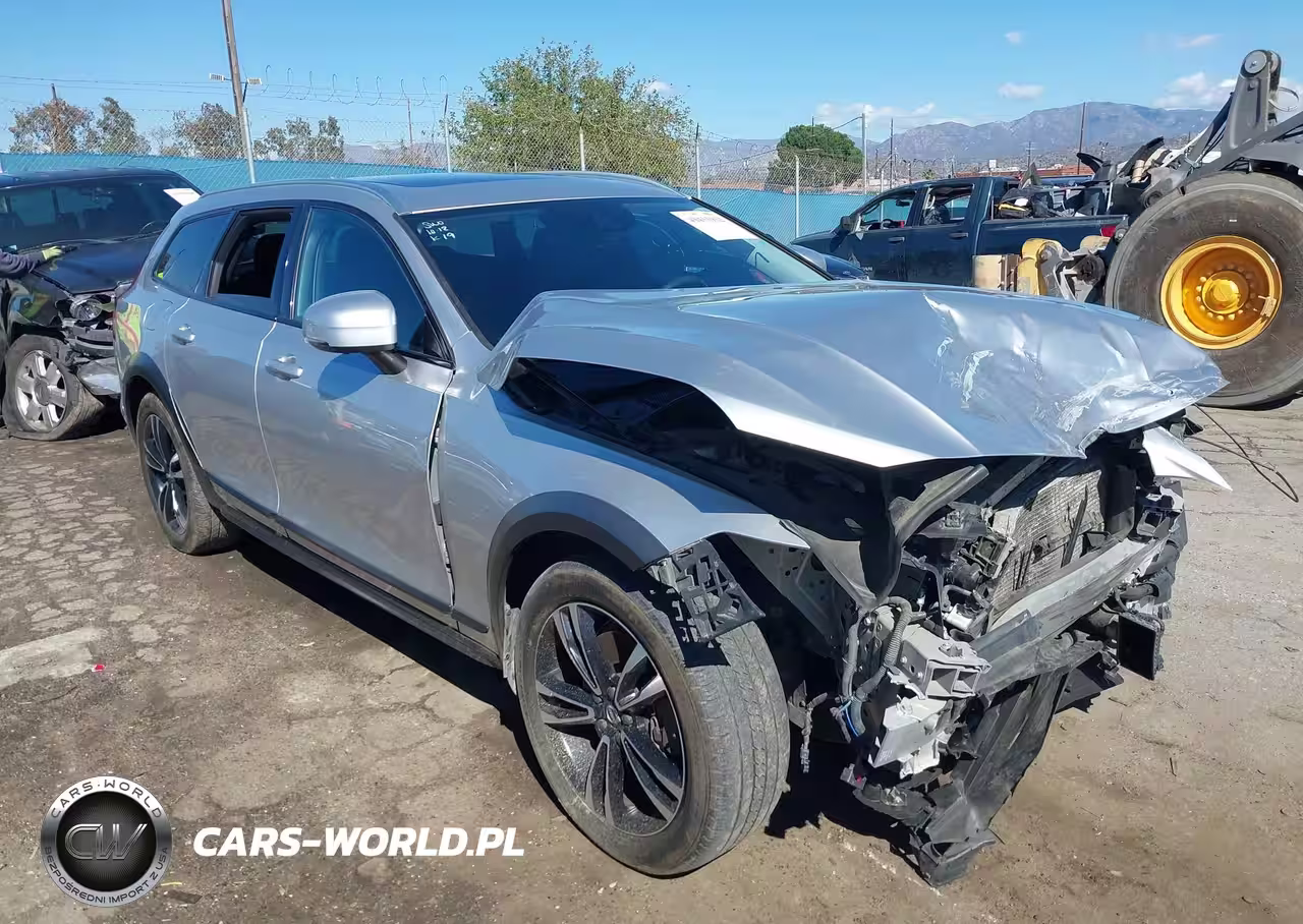 2018 Volvo V90 Cross Country T5