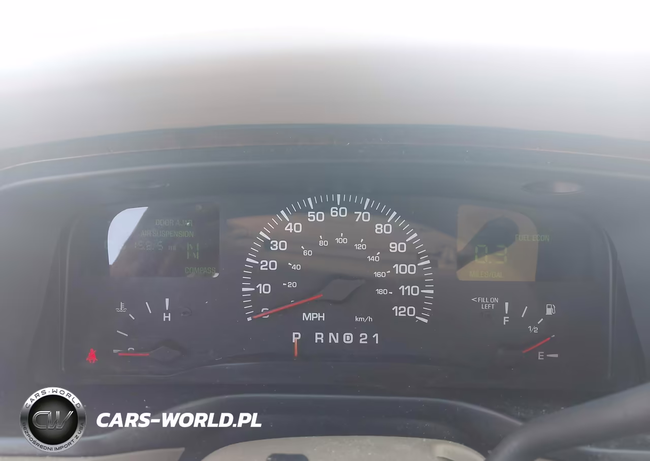 2001 Lincoln Town Car Cartier VIN:1LNHM83W51Y613140 - 7