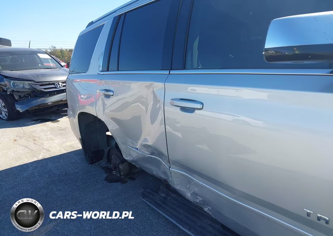 2017 Chevrolet Tahoe Premier VIN:1GNSKCKC9HR377758 - 6