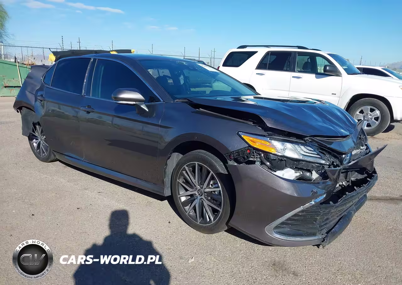 2024 Toyota Camry Hybrid Xle