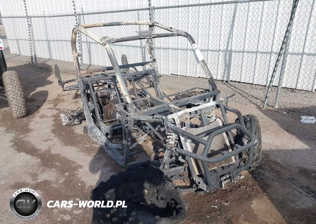 2023 Can-Am Commander Xt 700 – zdjęcie 1 z 10