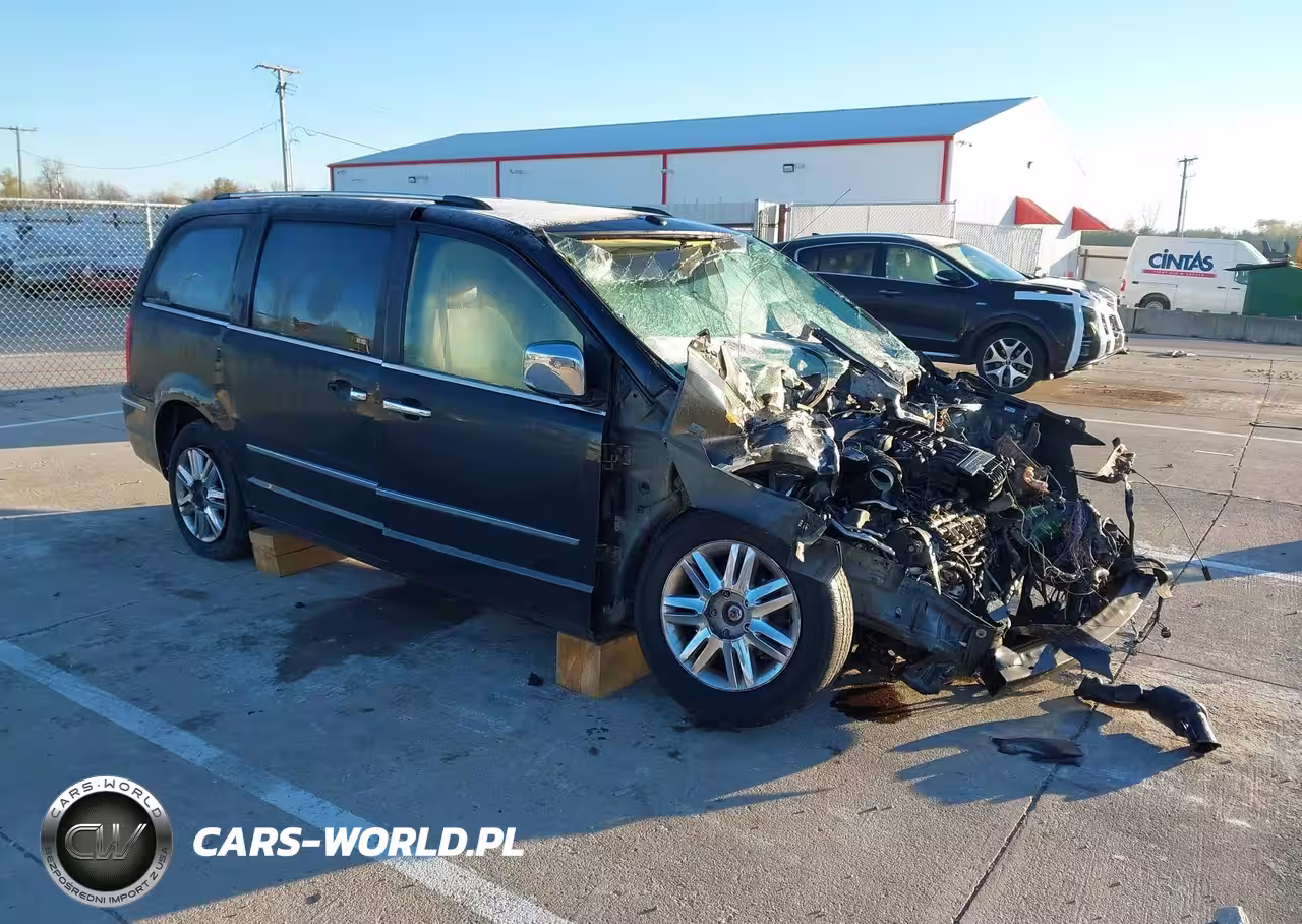 2010 Chrysler Town & Country New Limited