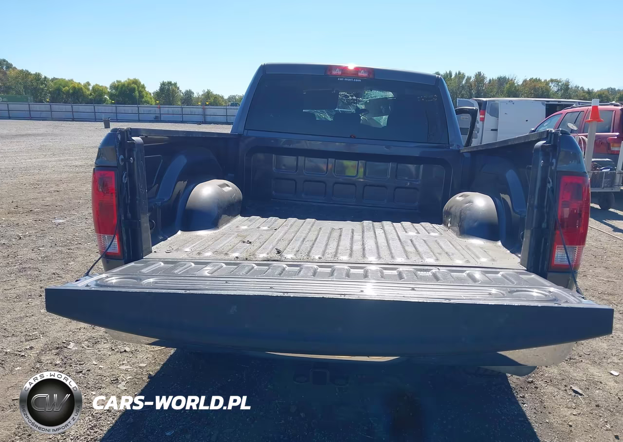 2019 Ram 1500 Classic Tradesman 4X2 6'4 Box VIN:1C6RR6FG0KS686091 - 17