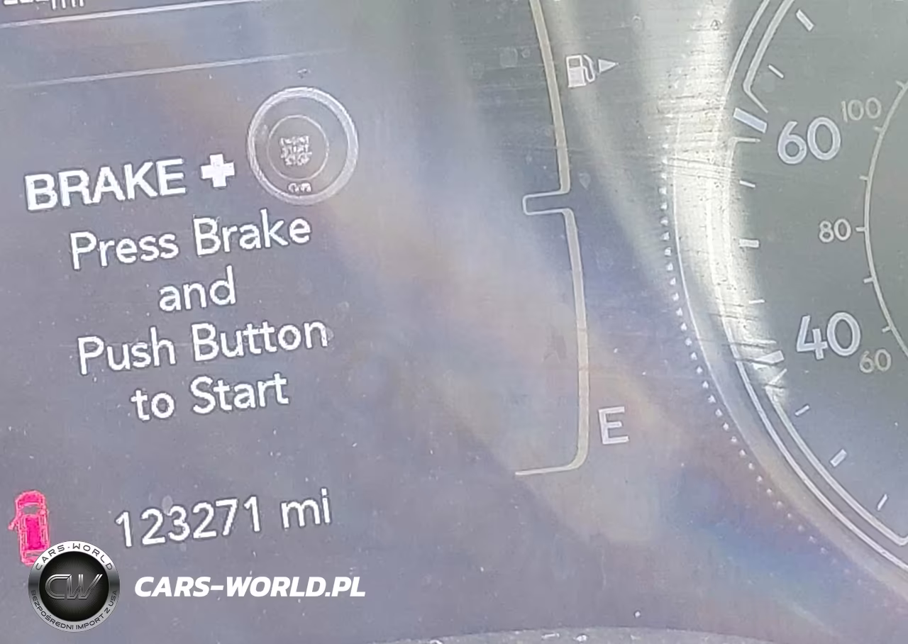 2019 Jeep Cherokee Latitude Plus 4X4 VIN:1C4PJMLB2KD429829 - 15