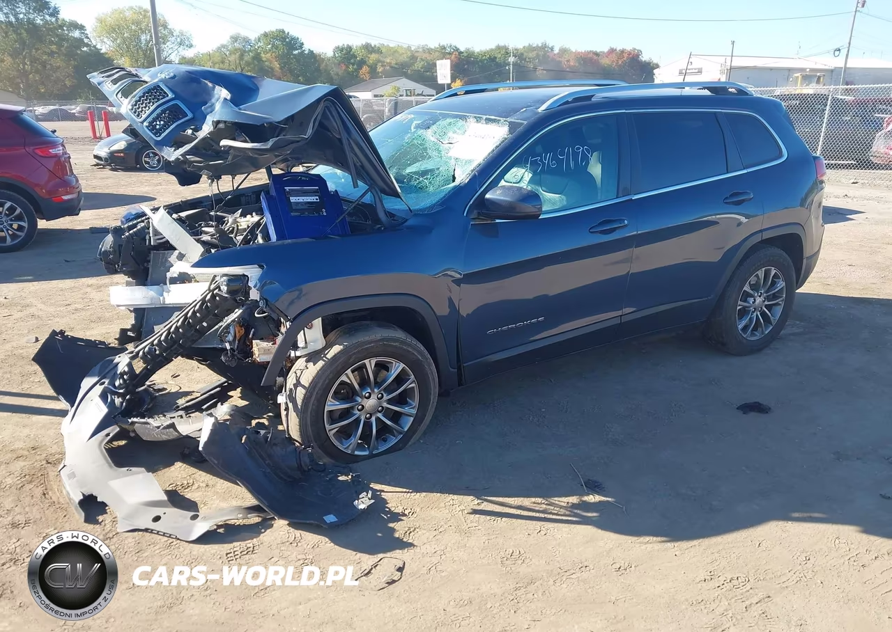 2019 Jeep Cherokee Latitude Plus 4X4 VIN:1C4PJMLB2KD429829 - 2