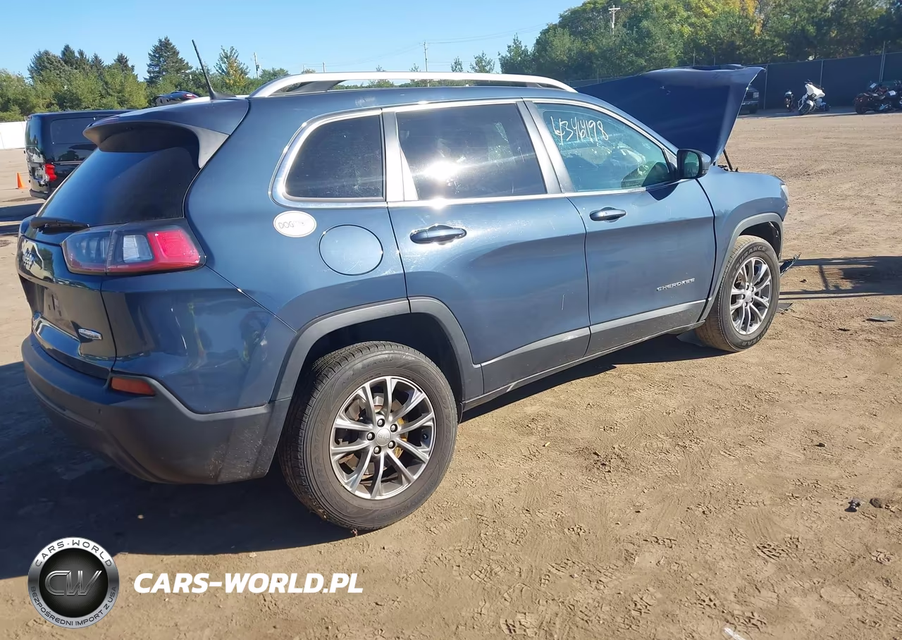 2019 Jeep Cherokee Latitude Plus 4X4 VIN:1C4PJMLB2KD429829 - 4