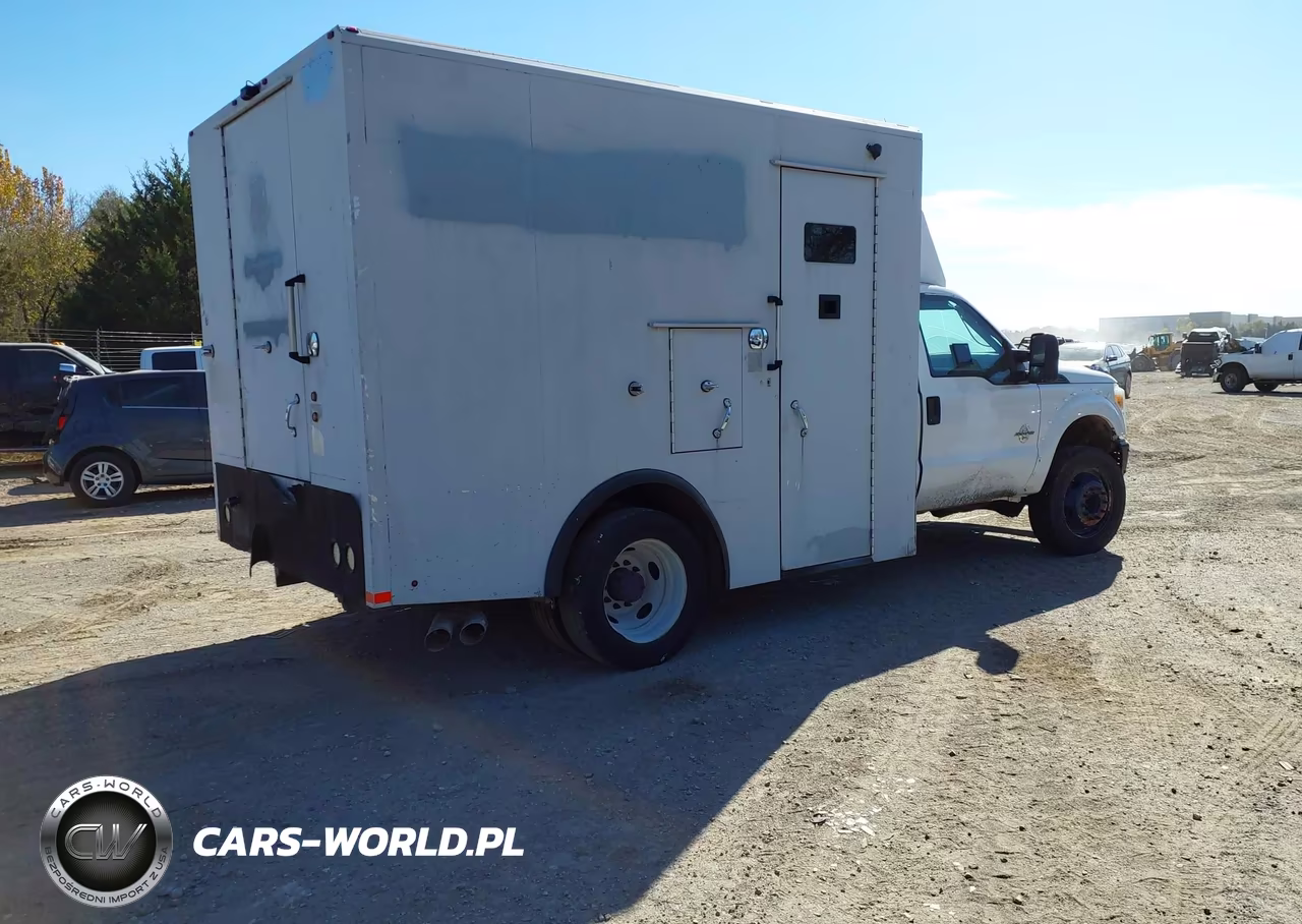 2015 Ford F-550 Chassis Xl VIN:1FDAF5GTXFEC57285 - 4