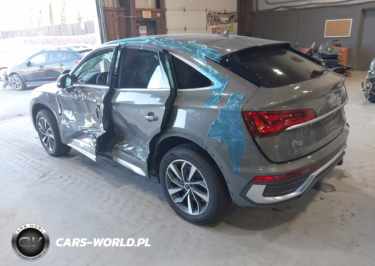 2025 Audi Q5 Sportback Premium Plus 45 Tfsi S Line Quattro S Tronic VIN:WA15AAFY6S2045905 - 3
