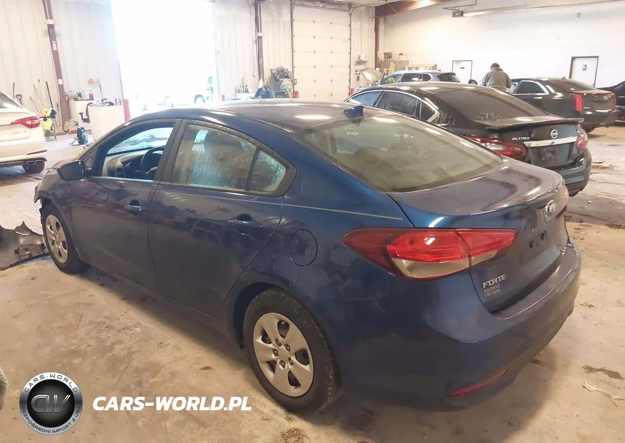 2018 Kia Forte Lx VIN:3KPFK4A71JE256938 - 3