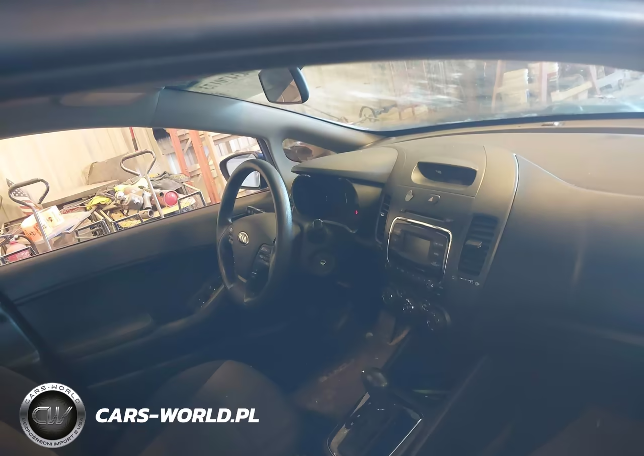 2018 Kia Forte Lx VIN:3KPFK4A71JE256938 - 5